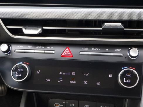 Used 2025 Hyundai Sonata SEL FWD image 11