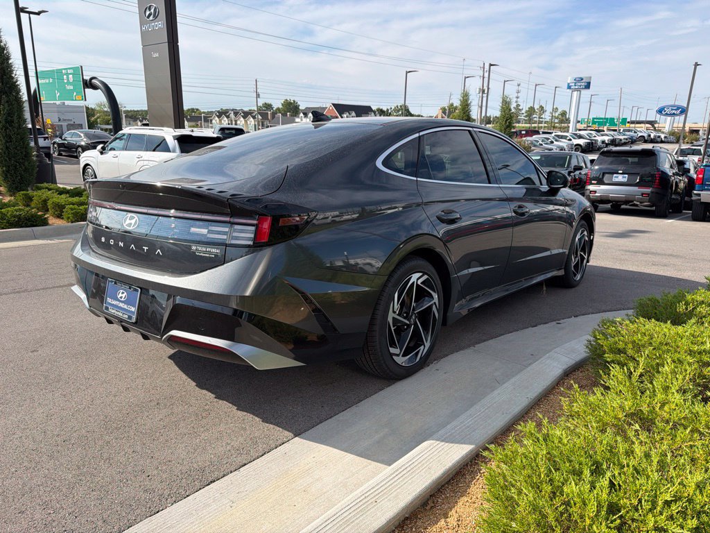 New 2026 Hyundai Sonata SEL FWD image 4