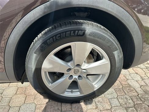 Used 2019 Porsche Cayenne image 19