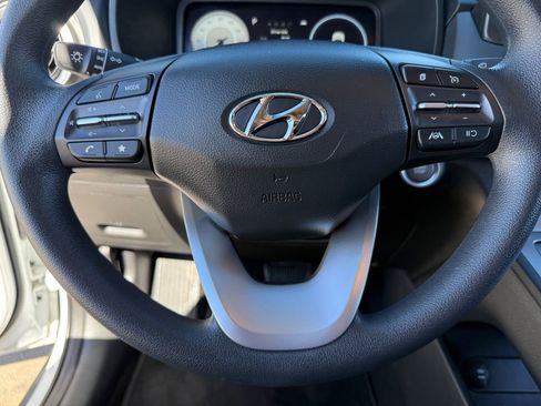 Used 2023 Hyundai Kona SE image 27