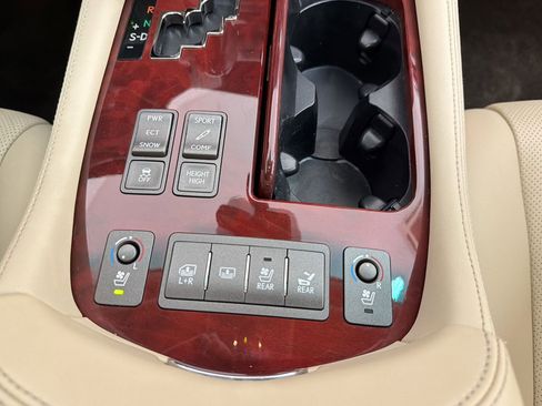 Used 2012 Lexus LS 460 L w/ Rear Seat Upgrade Pkg RWD image 32