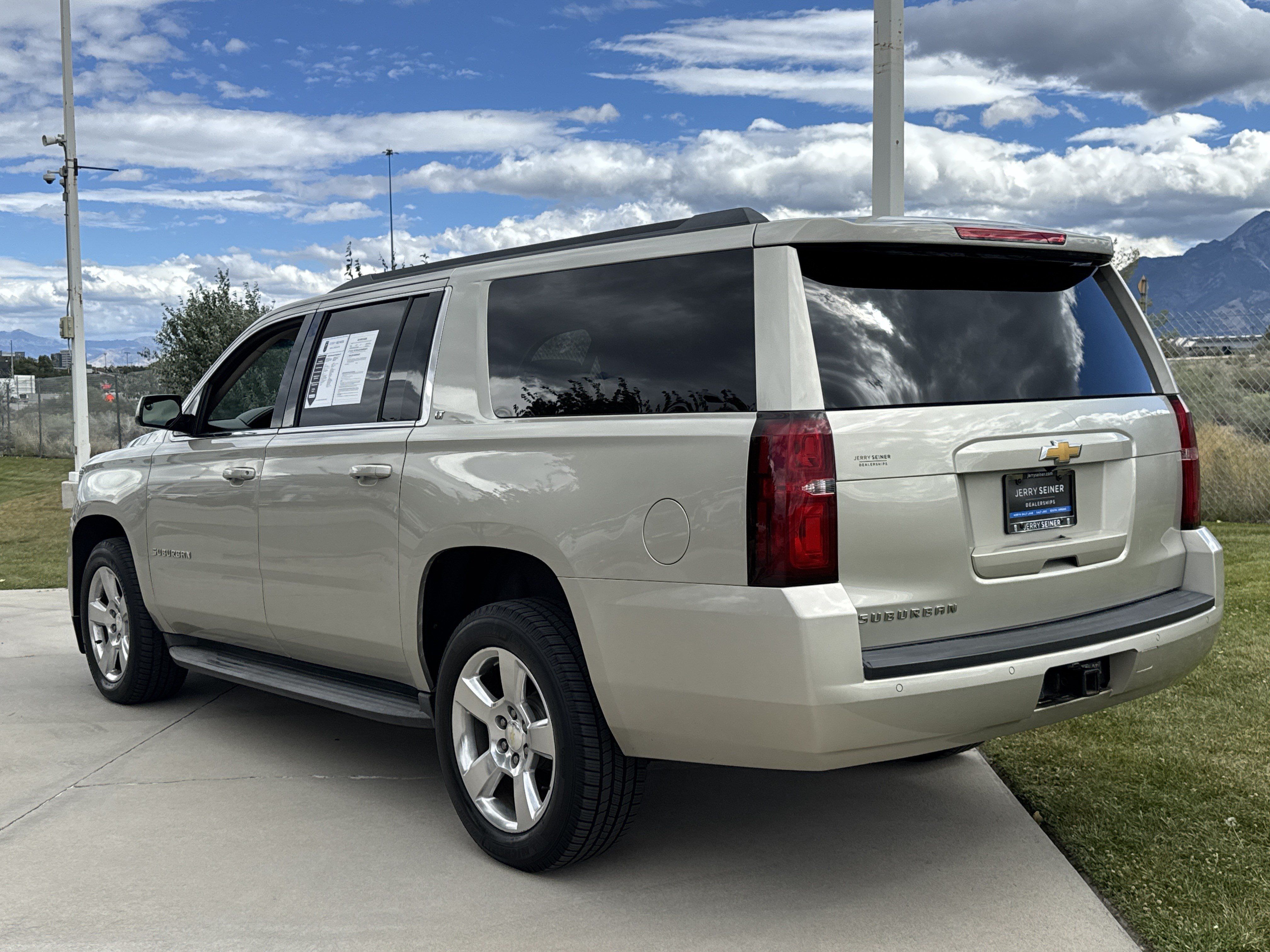 Used 2015 Chevrolet Suburban LT AWD/4WD image 3