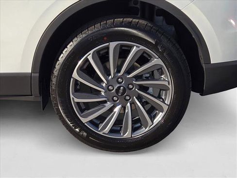 New 2025 Lincoln Corsair Reserve image 9