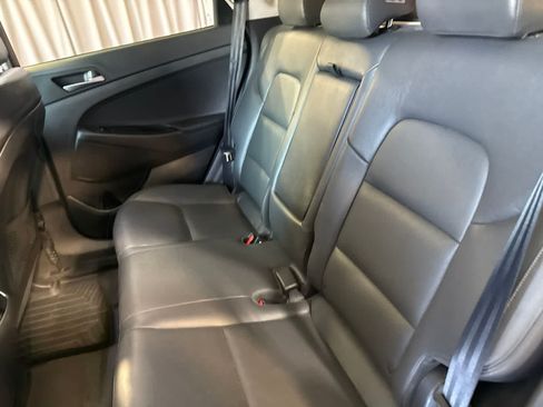 Used 2016 Hyundai Tucson Limited w/ Option Group 03 FWD image 17