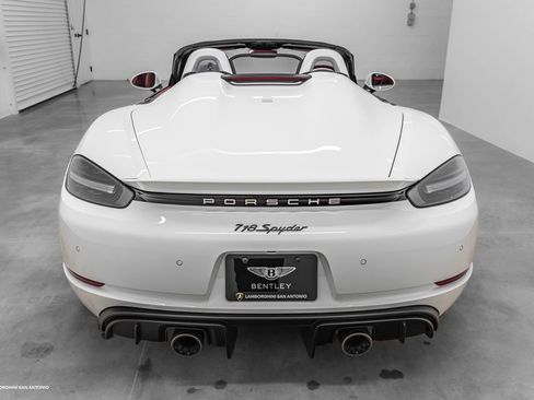 Used 2020 Porsche 718 Boxster Spyder RWD image 18