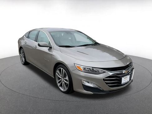 Used 2024 Chevrolet Malibu LT image 3