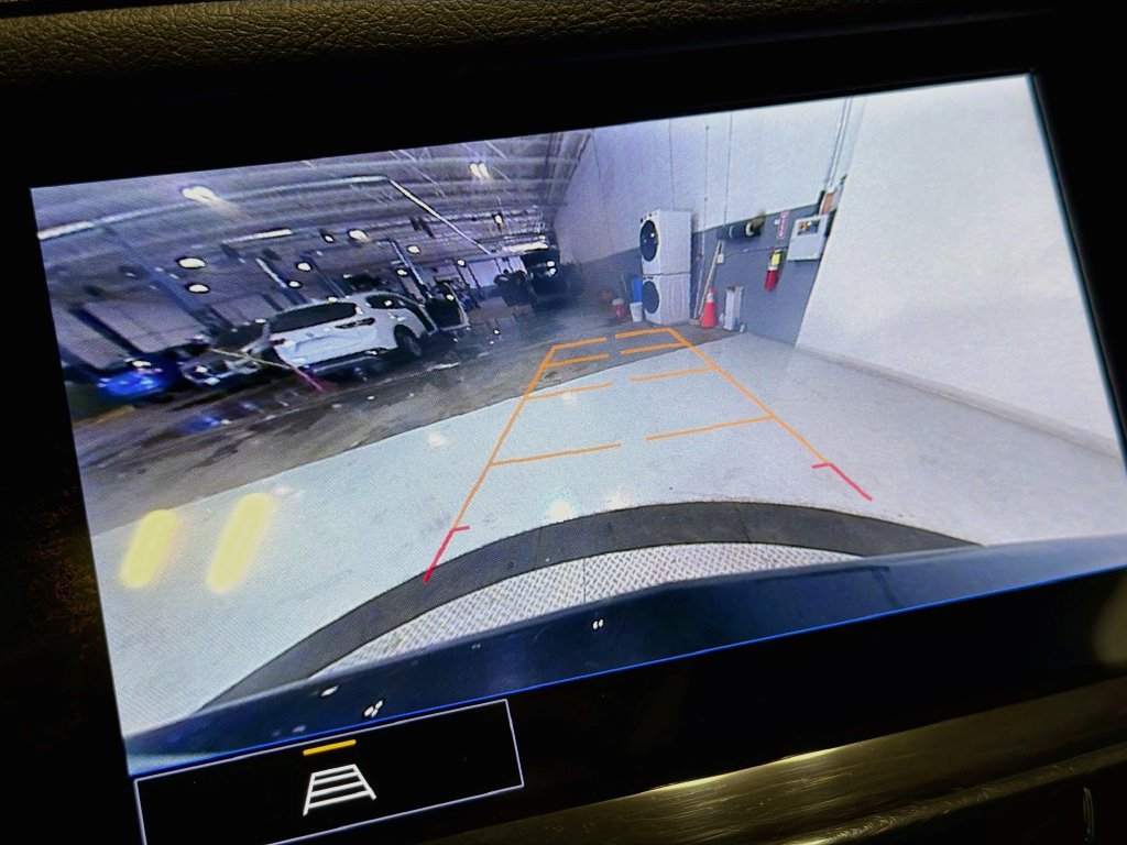 Used 2024 Cadillac XT6 Premium Luxury w/ LPO, Floor Liner Package AWD/4WD image 15