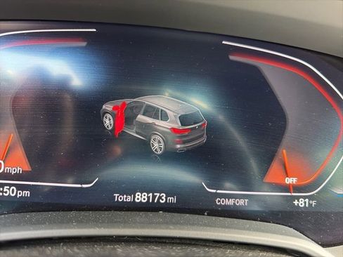Used 2021 BMW X5 sDrive40i w/ M Sport Package RWD image 2