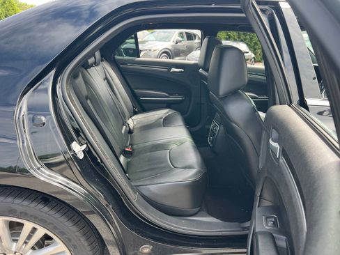 Used 2013 Chrysler 300 C w/ Beats Audio Group RWD image 37