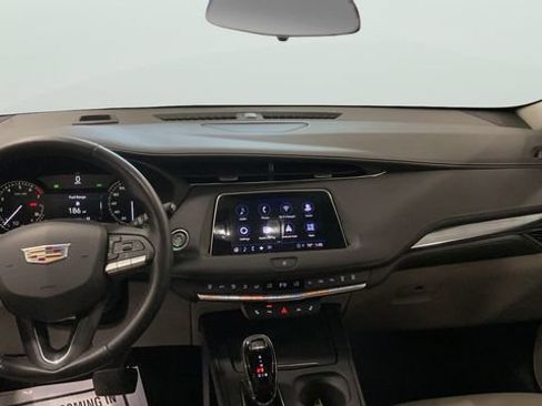 Used 2023 Cadillac XT4 Luxury w/ Cold Weather Package AWD/4WD image 11