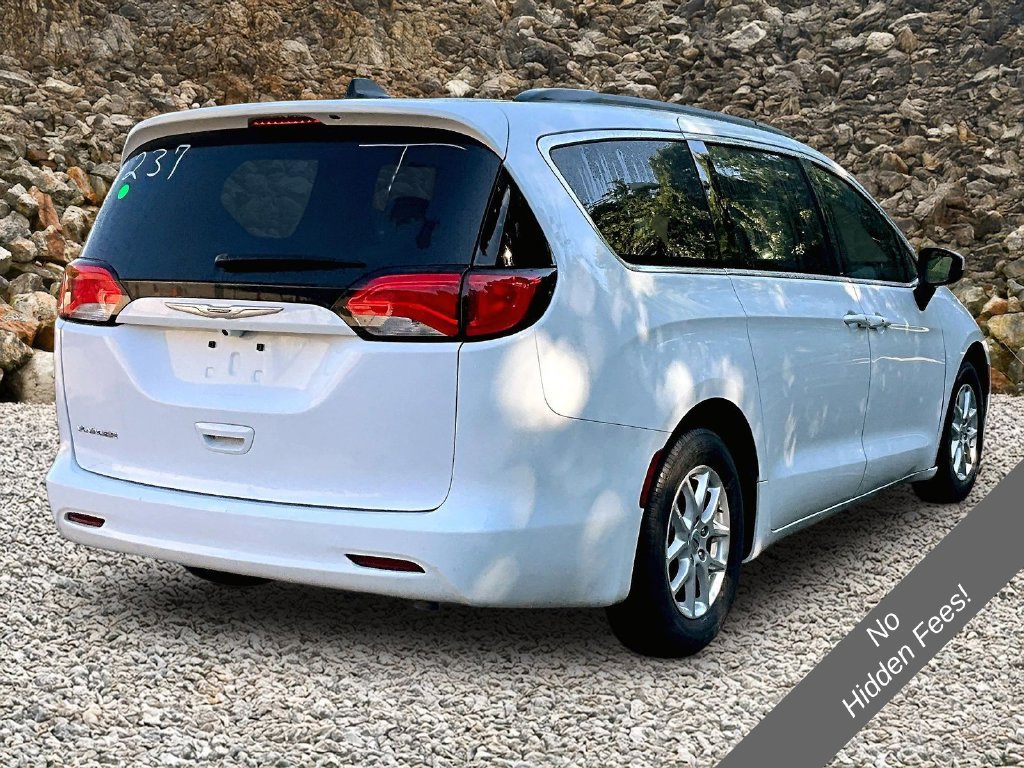 Used 2021 Chrysler Voyager Lxi FWD image 2