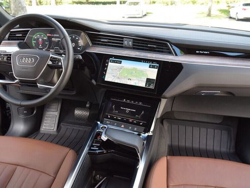 Used 2022 Audi e-tron Premium image 56