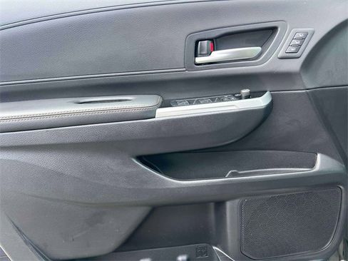Used 2025 Toyota Sienna Platinum image 22