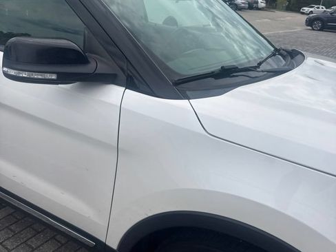Used 2017 Ford Explorer XLT FWD image 8