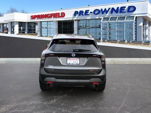 Used 2025 Nissan Kicks SR image 5