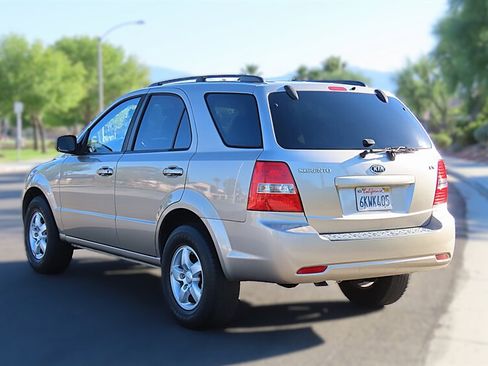Used 2009 Kia Sorento LX RWD image 4