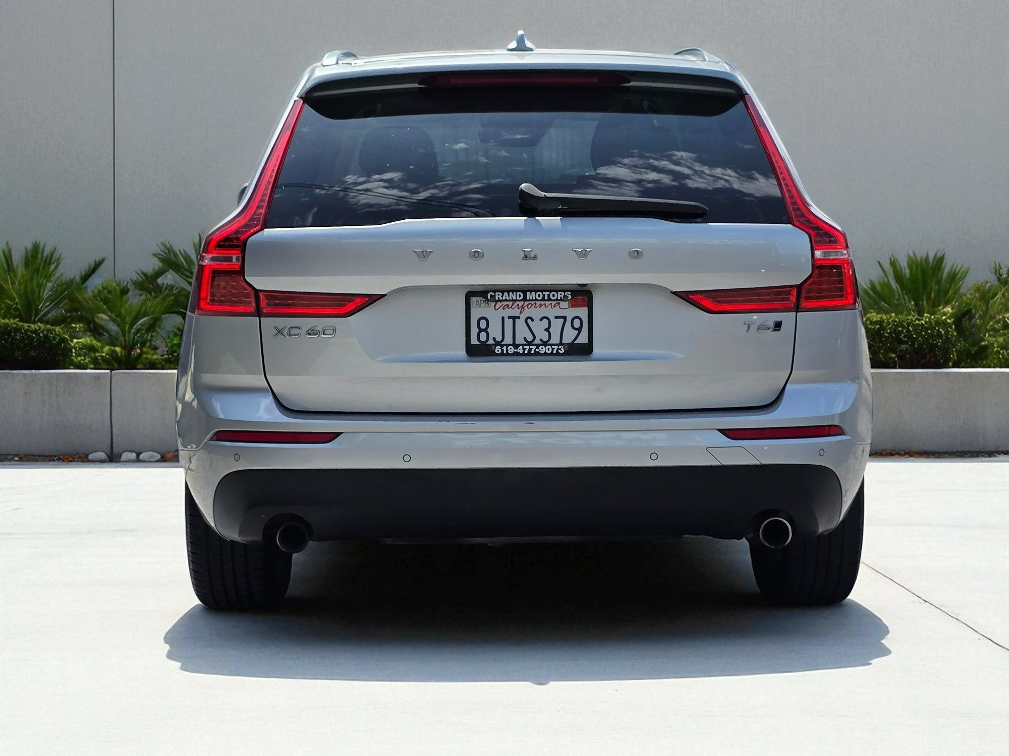 Used 2019 Volvo XC60 T6 Momentum w/ Multimedia Package AWD/4WD image 9