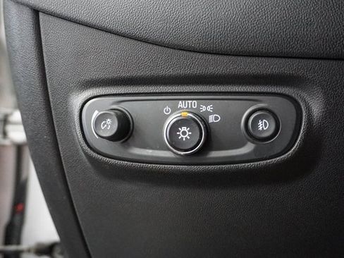 Used 2021 Chevrolet Equinox Premier image 27