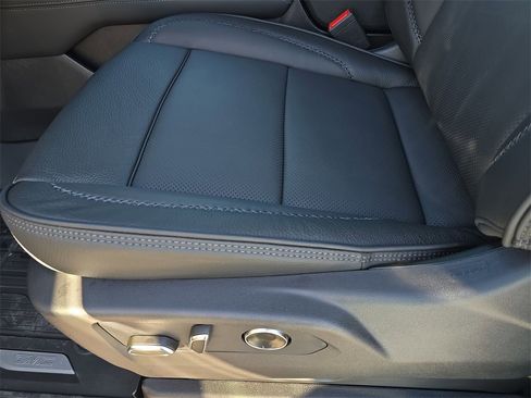 New 2026 GMC Yukon Denali w/ Sun & Power Step Package image 29