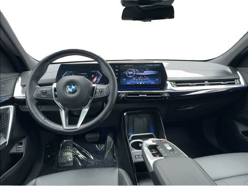 Used 2025 BMW X2 xDrive28i image 35