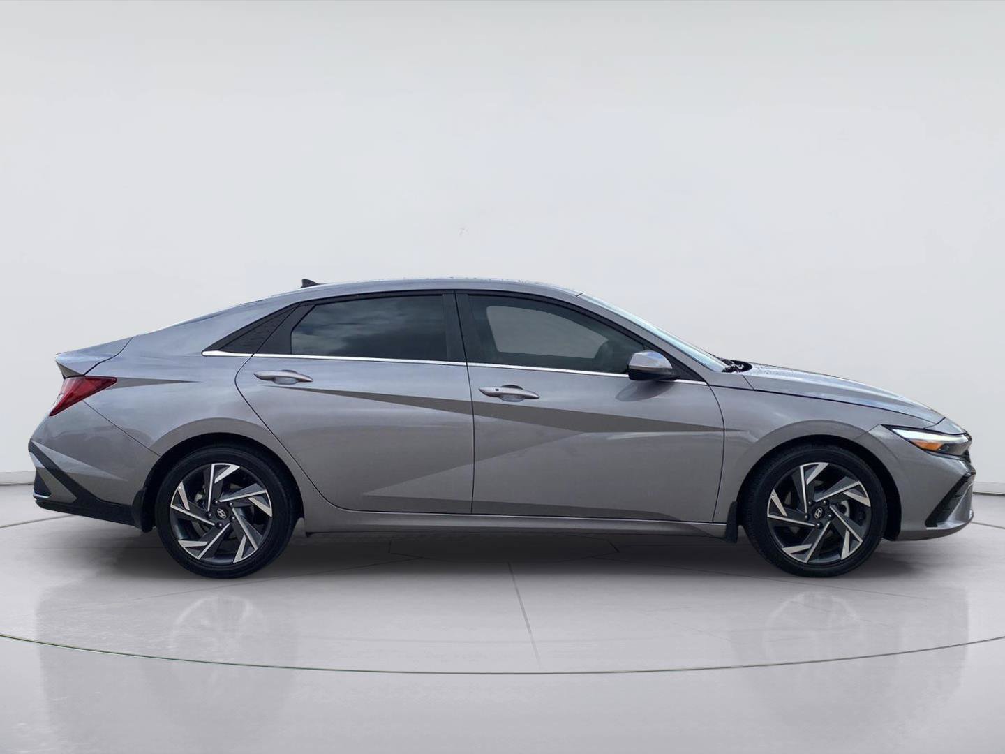Used 2024 Hyundai Elantra SEL w/ Convenience Package FWD image 6