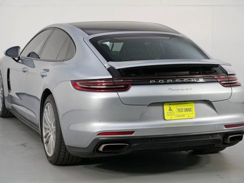 Used 2018 Porsche Panamera 4 image 52