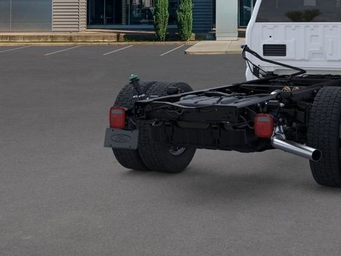 New 2025 Ford F550 4x4 Regular Cab Super Duty image 21