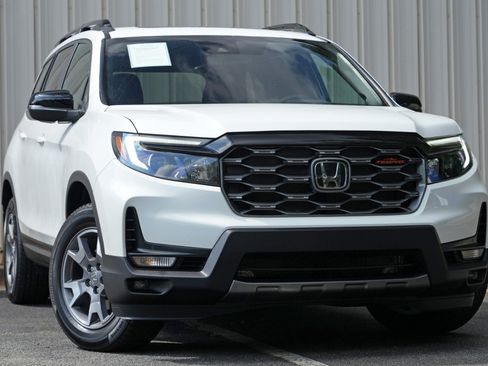 Used 2022 Honda Passport TrailSport image 2