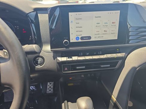 Used 2025 Toyota Camry SE FWD image 18