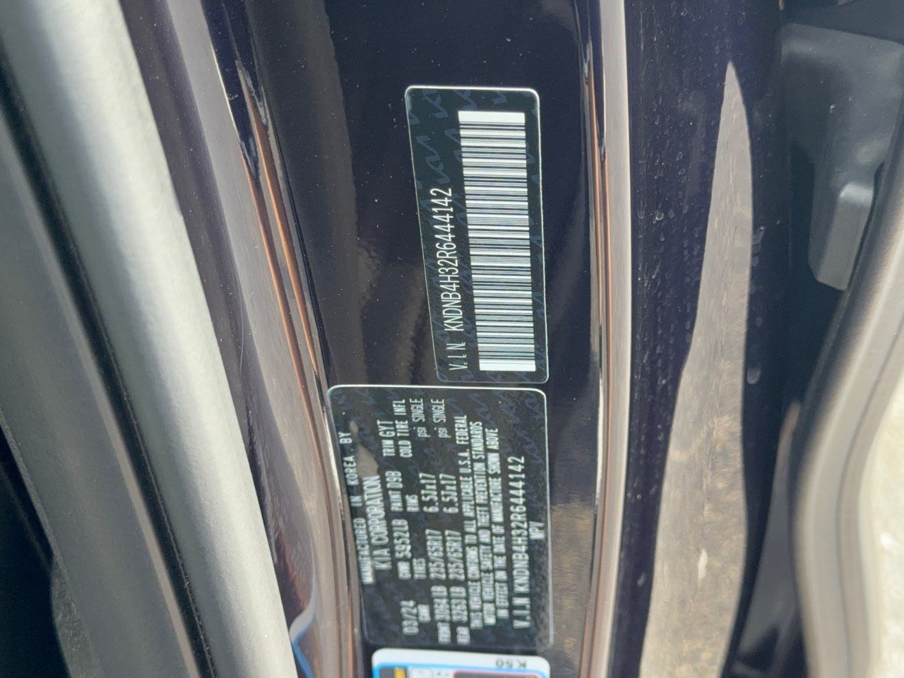 Used 2024 Kia Carnival LX FWD image 32