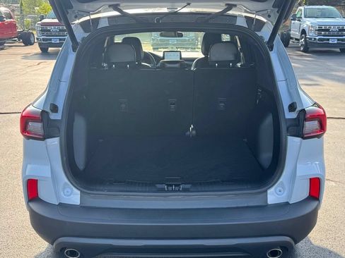 Certified 2025 Ford Escape ST-Line Select AWD/4WD image 24