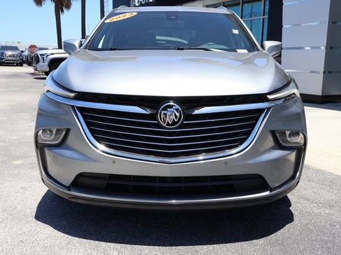 Used 2023 Buick Enclave Essence w/ Experience Buick Package FWD image 3