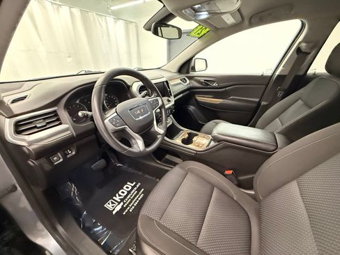 Used 2021 GMC Acadia SLE w/ Driver Convenience Package FWD image 11