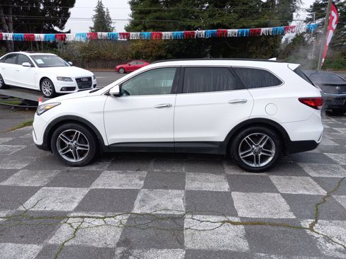 Used 2017 Hyundai Santa Fe Limited w/ Cargo Package image 16