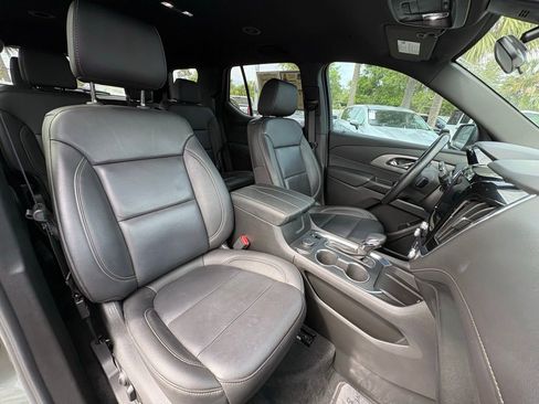 Used 2023 Chevrolet Traverse LT FWD image 29
