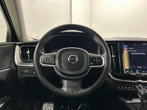 Used 2018 Volvo XC60 T5 Momentum w/ Vision Package AWD/4WD image 12