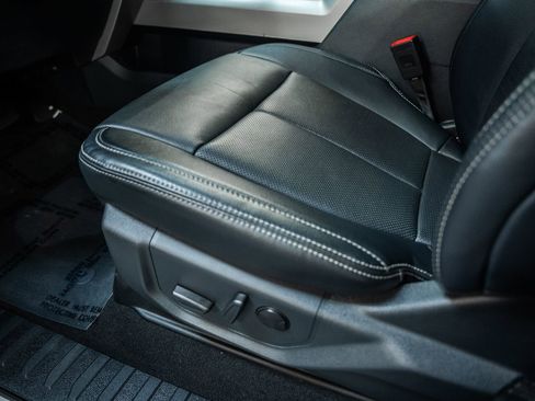 Certified 2022 Ford F250 Lariat w/ Black Appearance Package image 46