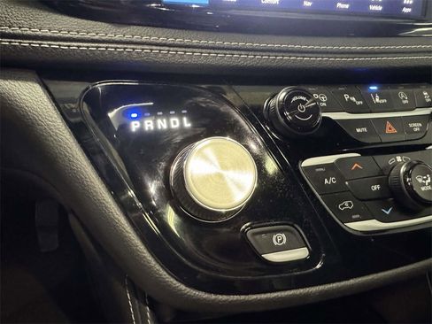 Used 2022 Chrysler Pacifica Limited w/ S Appearance Package image 24