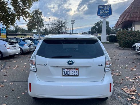 Used 2013 Toyota Prius V Two image 6