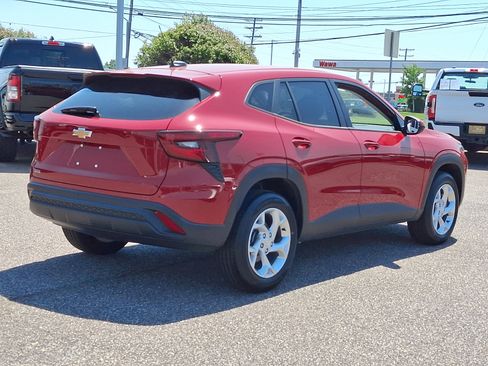 Used 2026 Chevrolet Trax LS w/ LS Convenience Package FWD image 11