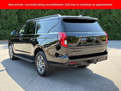 Used 2025 Ford Expedition Max Active RWD image 4