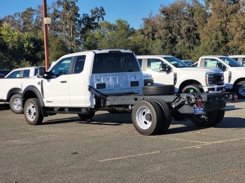 New 2025 Ford F550 4x4 SuperCab Super Duty image 11