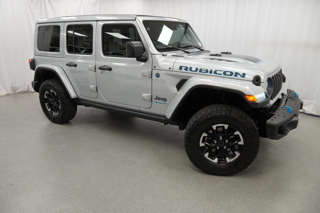 Used 2024 Jeep Wrangler Unlimited Rubicon 4xe AWD/4WD image 17