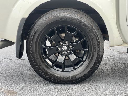 Used 2020 Nissan Frontier SV w/ Midnight Edition Floor Mats RWD image 26