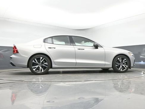 Used 2023 Volvo S60 B5 Core w/ Climate Package FWD image 17