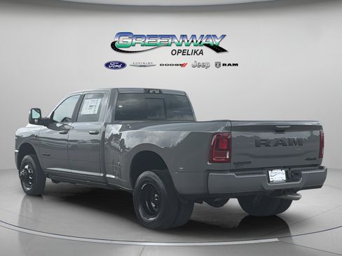 New 2026 RAM 3500 Laramie AWD/4WD image 4
