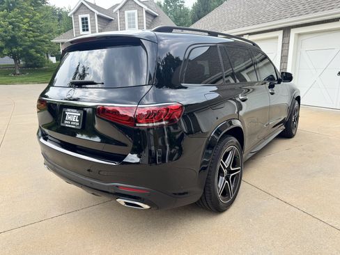 Used 2022 Mercedes-Benz GLS 450 4MATIC w/ AMG Line Exterior image 4