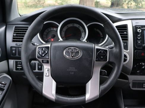 Used 2014 Toyota Tacoma V6 image 19