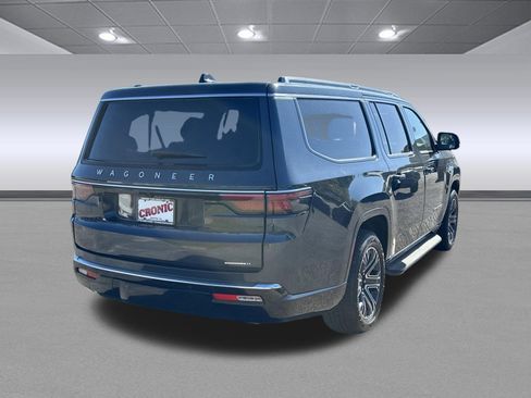 Used 2024 Jeep Wagoneer L Series II w/ Flexible Seating Group RWD image 3