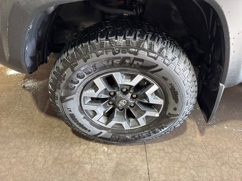 Certified 2023 Toyota Tacoma TRD Off-Road AWD/4WD image 4
